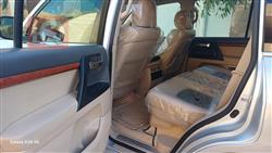 تۆیۆتا لاند کروزەر